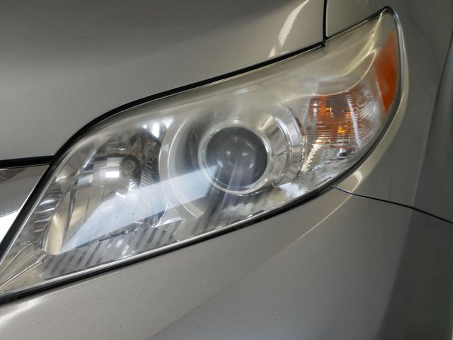 Thumbnail: 2017 Toyota Sienna - 13