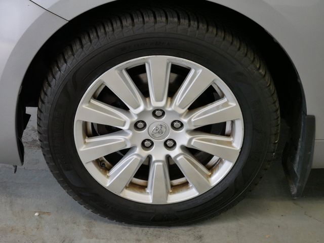 Thumbnail: 2017 Toyota Sienna - 5