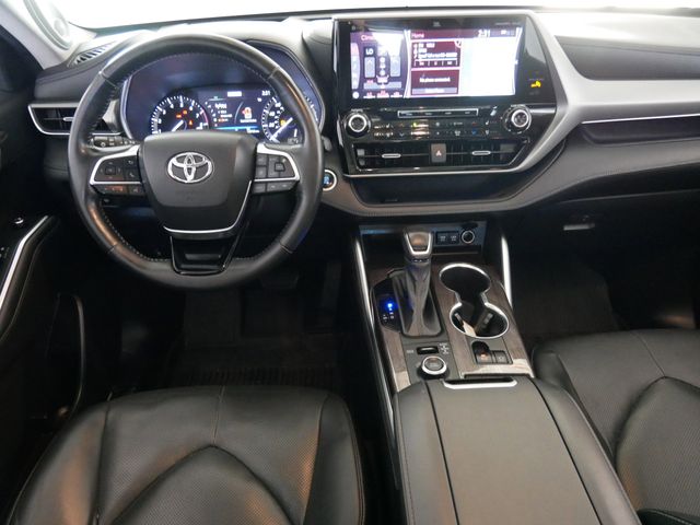 Thumbnail: 2020 Toyota Highlander - 7