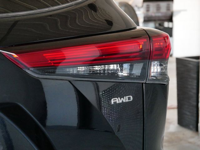 Thumbnail: 2020 Toyota Highlander - 16