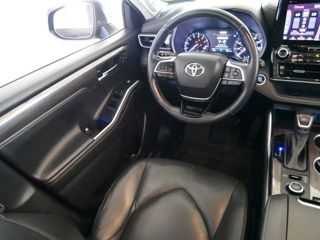 Thumbnail: 2020 Toyota Highlander - 2