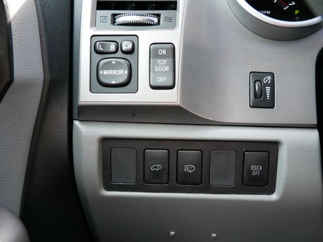 Thumbnail: 2014 Toyota Sequoia - 18