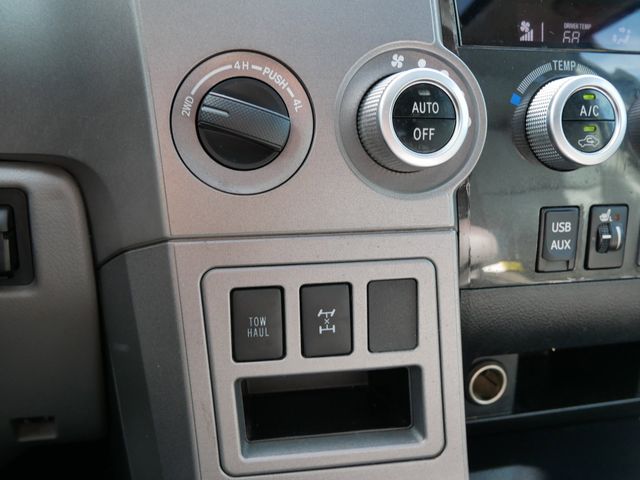 Thumbnail: 2014 Toyota Sequoia - 17