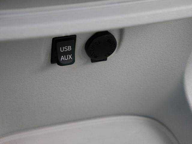 Thumbnail: 2011 Toyota Sienna - 23