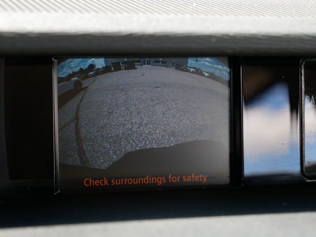 Thumbnail: 2011 Toyota Sienna - 28