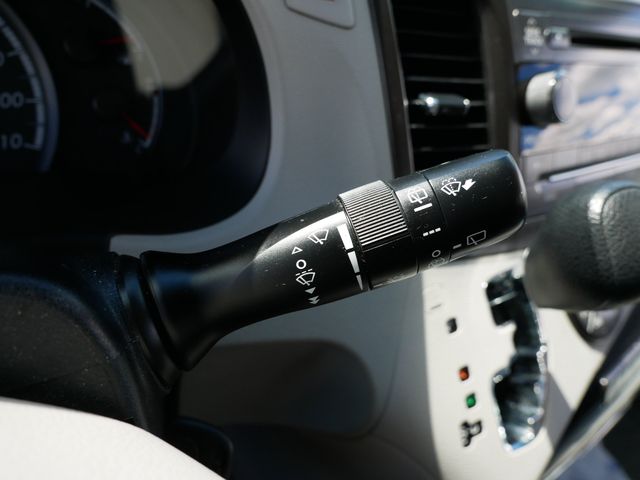 Thumbnail: 2011 Toyota Sienna - 5