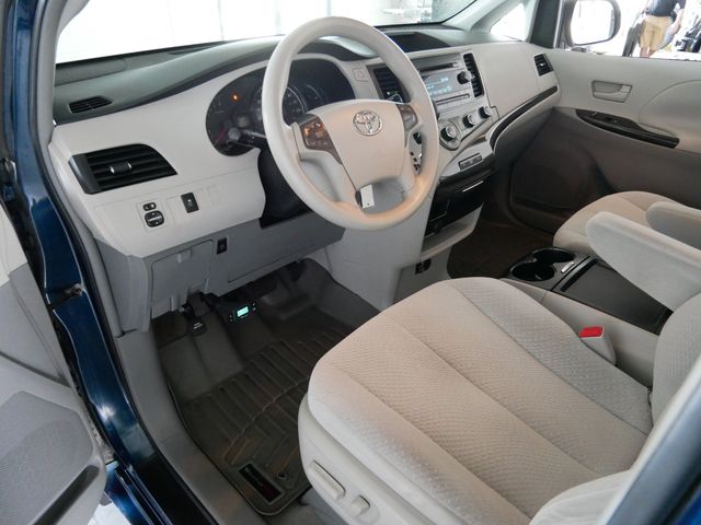 Thumbnail: 2011 Toyota Sienna - 2