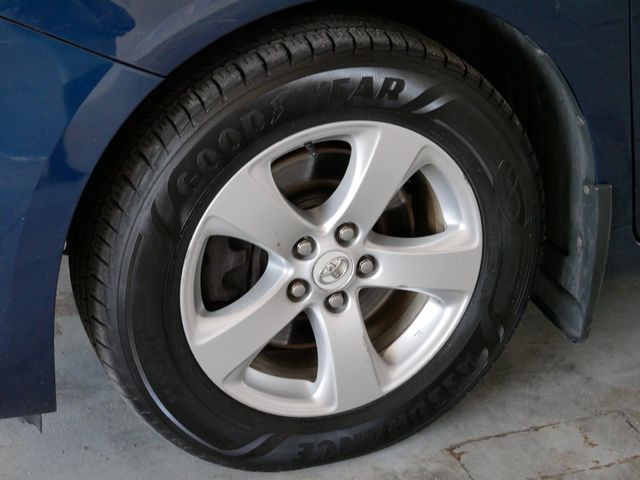 Thumbnail: 2011 Toyota Sienna - 6
