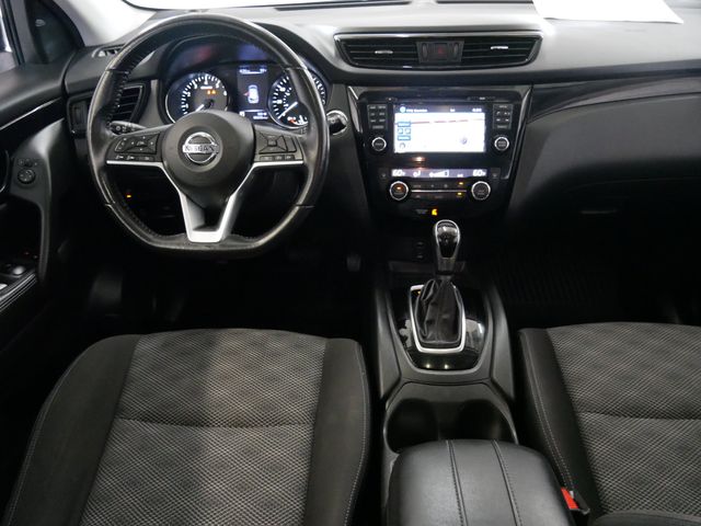 Thumbnail: 2017 Nissan Rogue Sport - 9