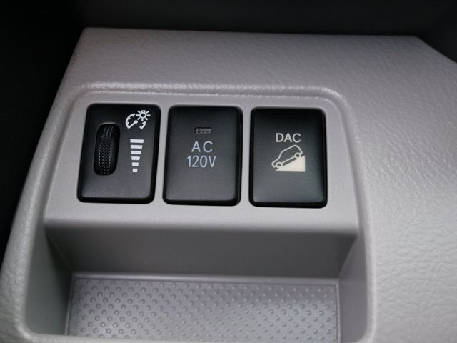 Thumbnail: 2010 Toyota RAV4 - 22