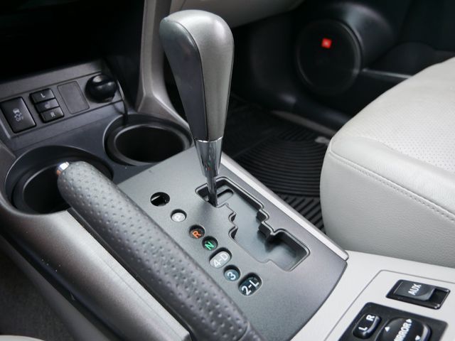 Thumbnail: 2010 Toyota RAV4 - 11