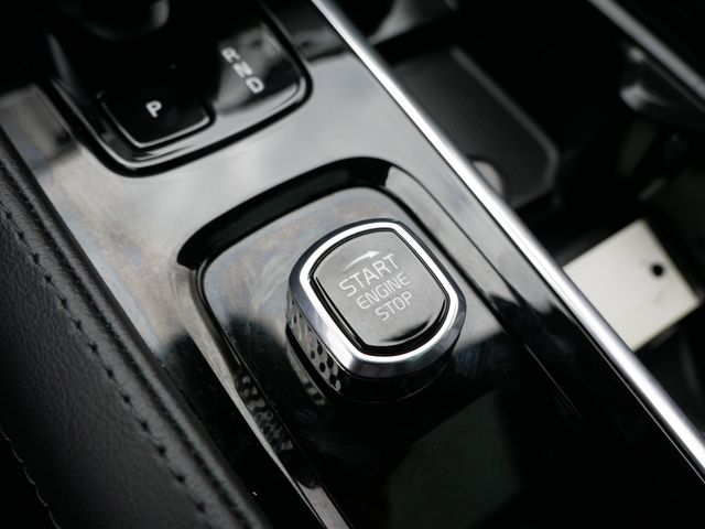 Thumbnail: 2025 Volvo XC90 - 25