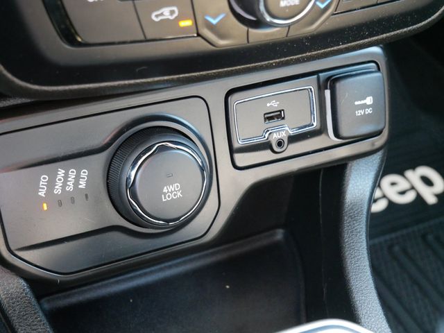 Thumbnail: 2021 Jeep Renegade - 21