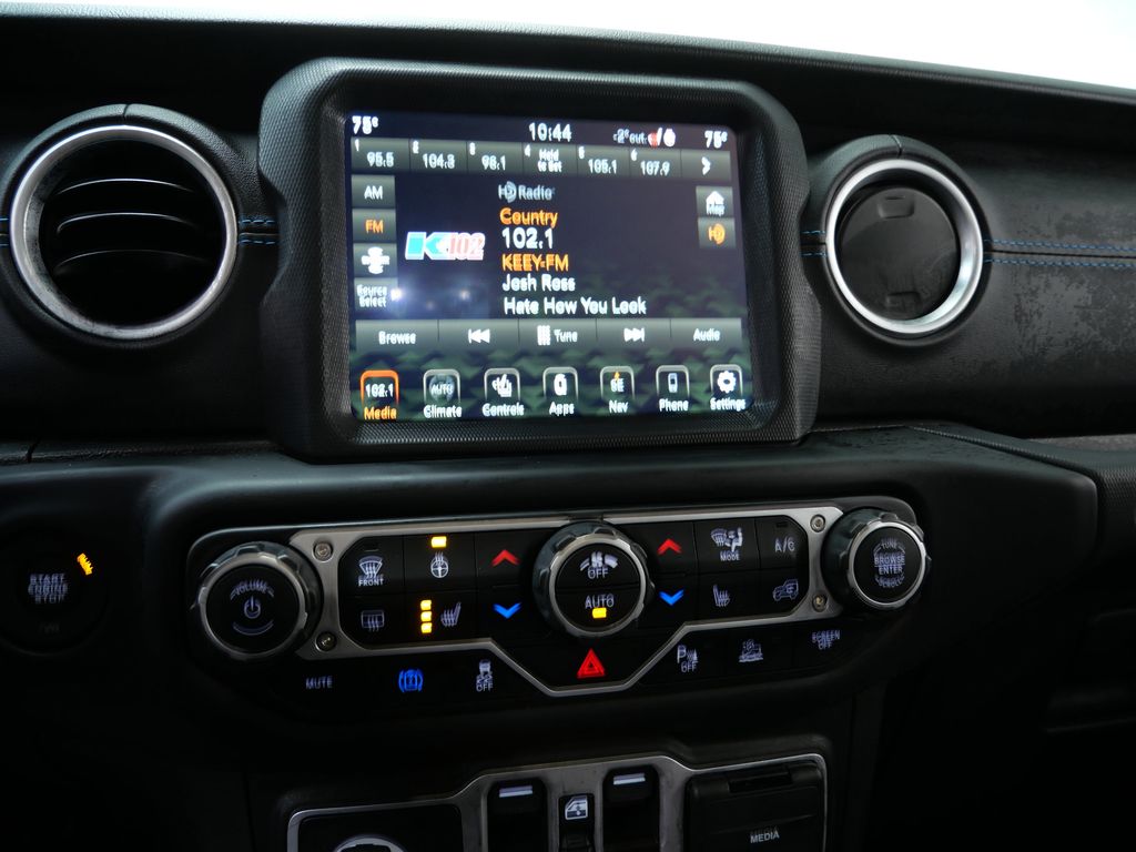 Thumbnail: 2022 Jeep Wrangler - 10