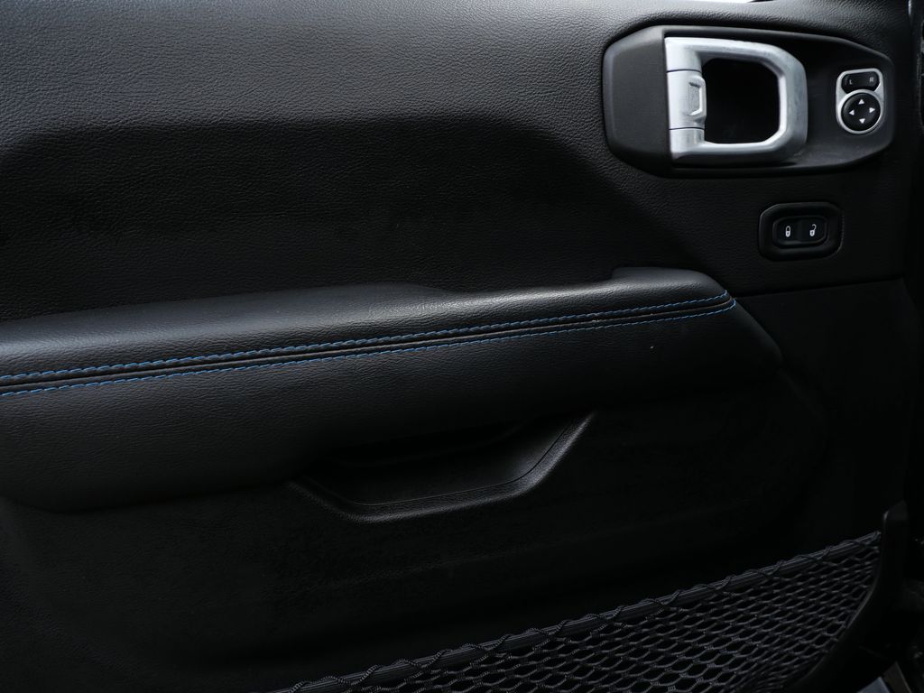 Thumbnail: 2022 Jeep Wrangler - 16