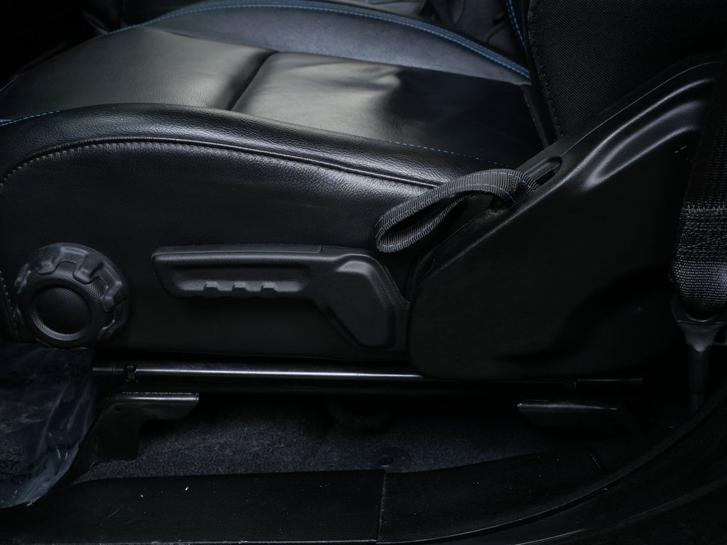 Thumbnail: 2022 Jeep Wrangler - 17