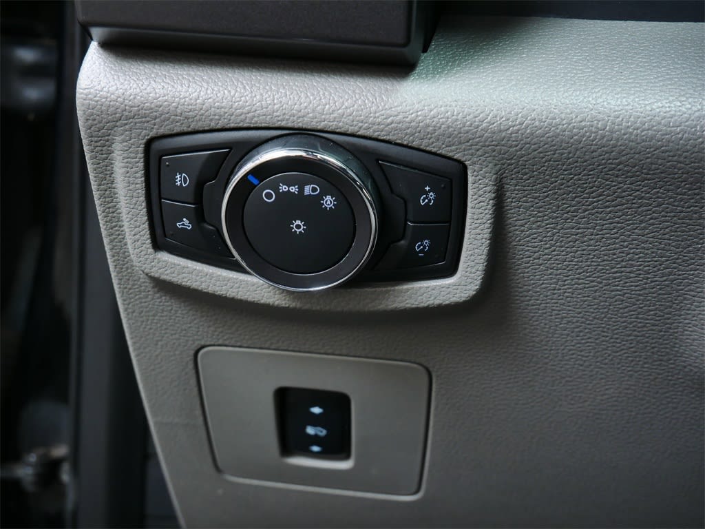 Thumbnail: 2016 Ford F-150 - 19