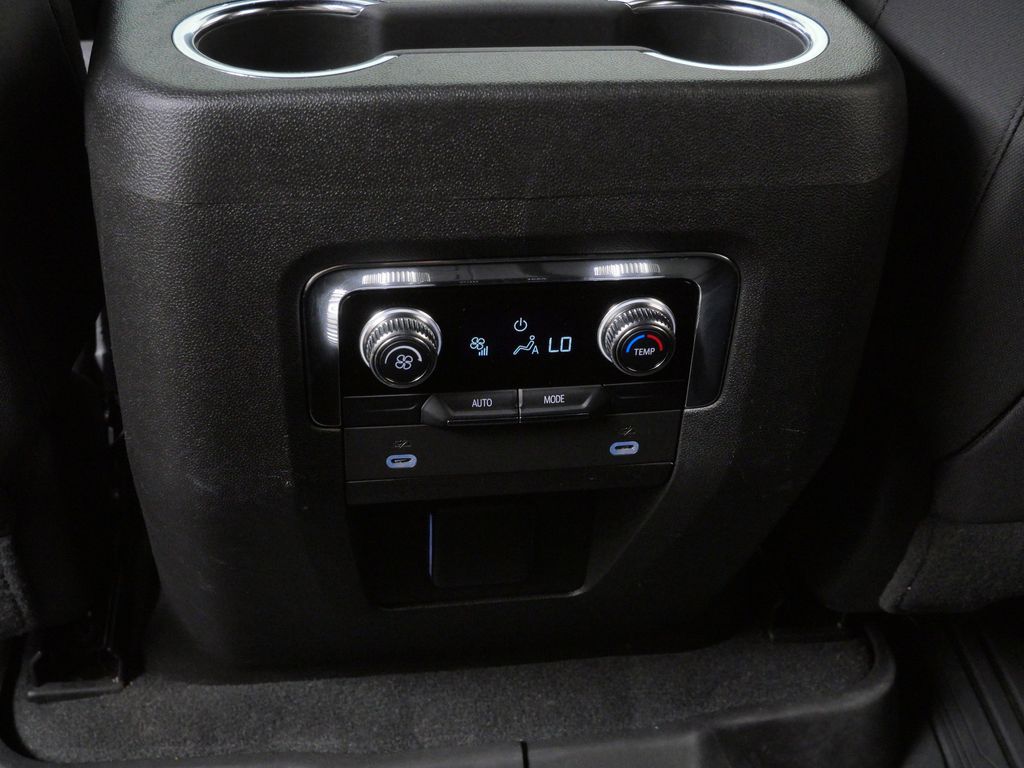 Thumbnail: 2023 GMC Yukon XL - 19