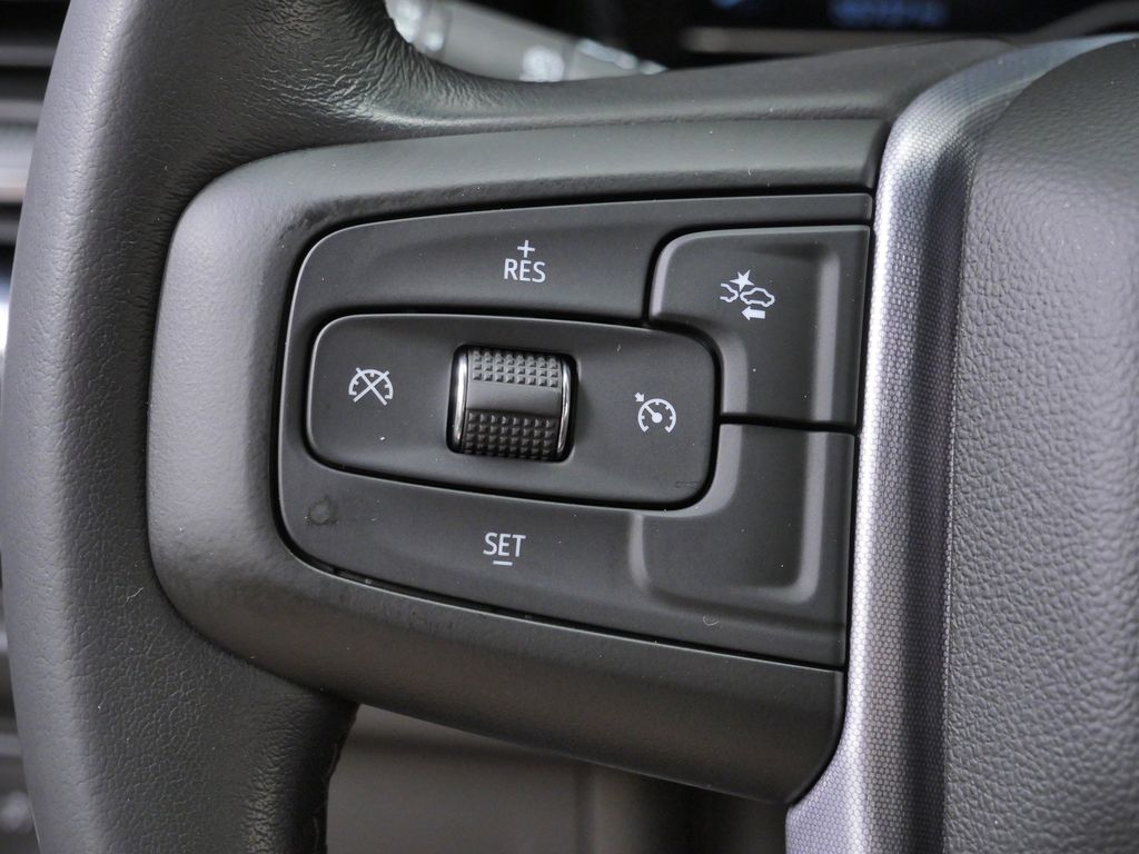 Thumbnail: 2023 GMC Yukon XL - 21