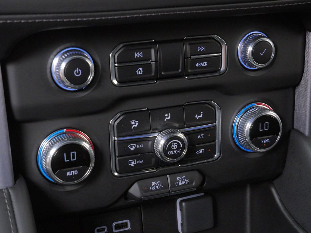Thumbnail: 2023 GMC Yukon XL - 24