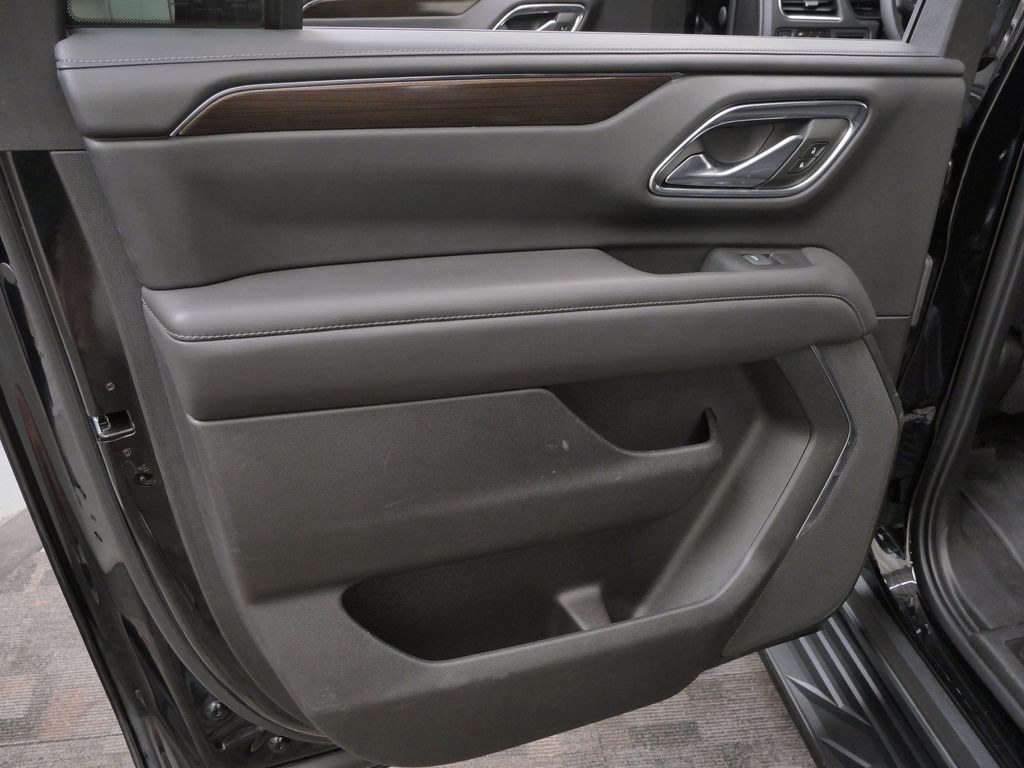 Thumbnail: 2023 GMC Yukon XL - 18