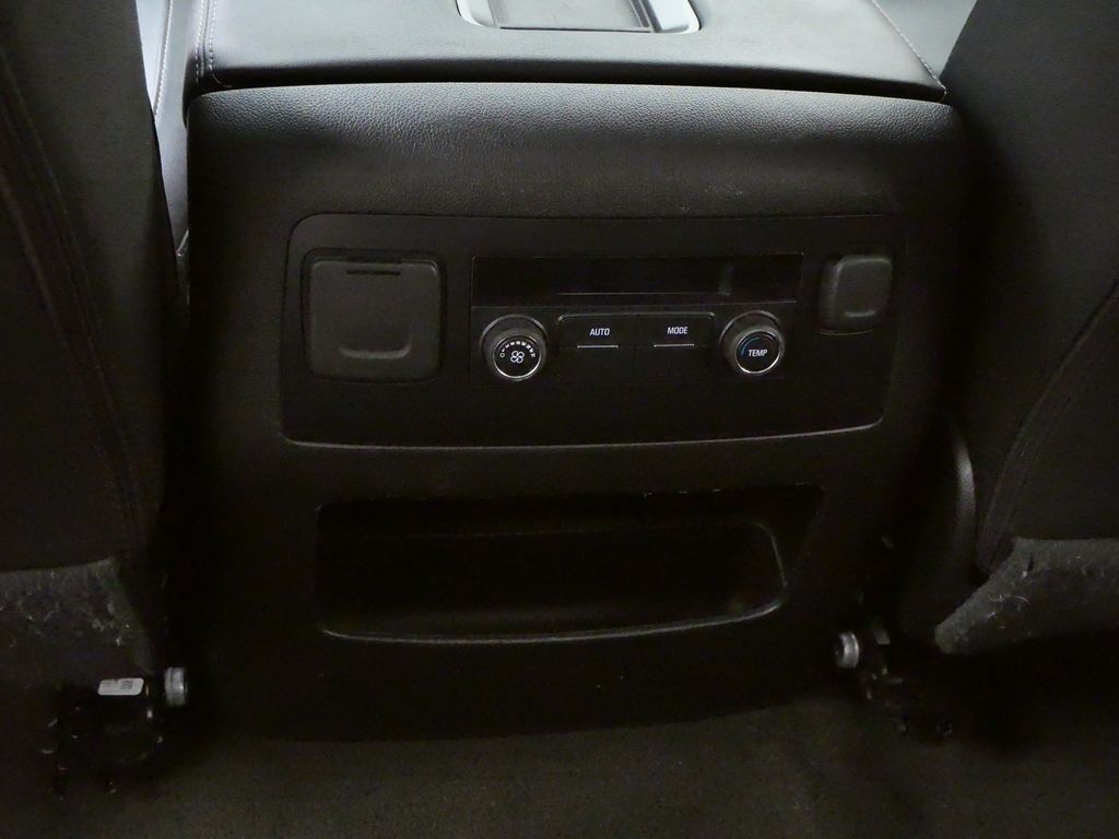 Thumbnail: 2017 Chevrolet Suburban - 20