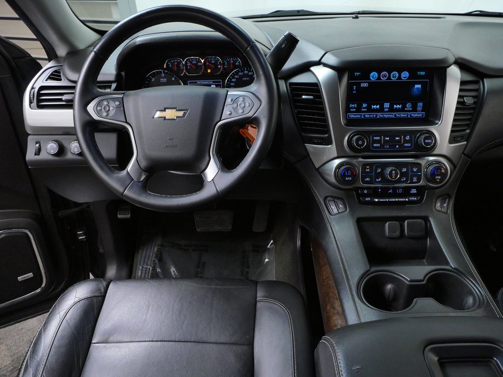 Thumbnail: 2017 Chevrolet Suburban - 8