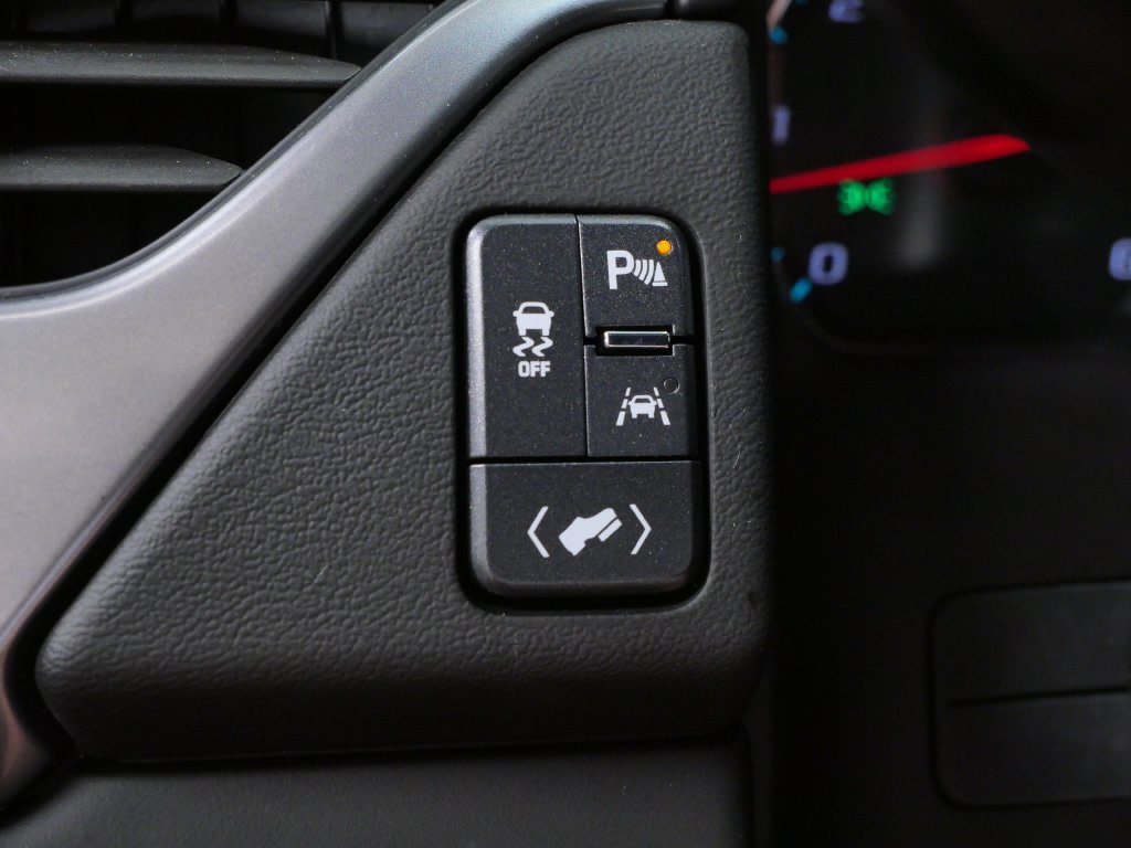 Thumbnail: 2017 Chevrolet Suburban - 23