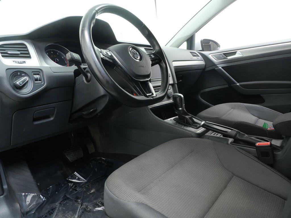 Thumbnail: 2017 Volkswagen Golf - 2