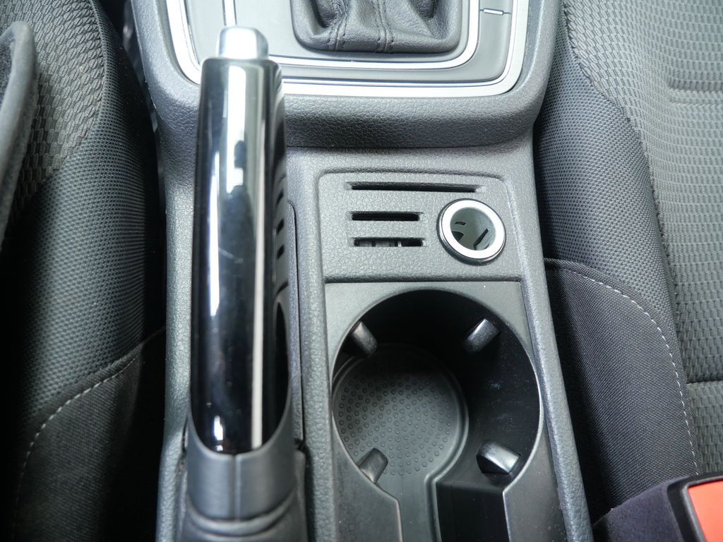 Thumbnail: 2017 Volkswagen Golf - 18