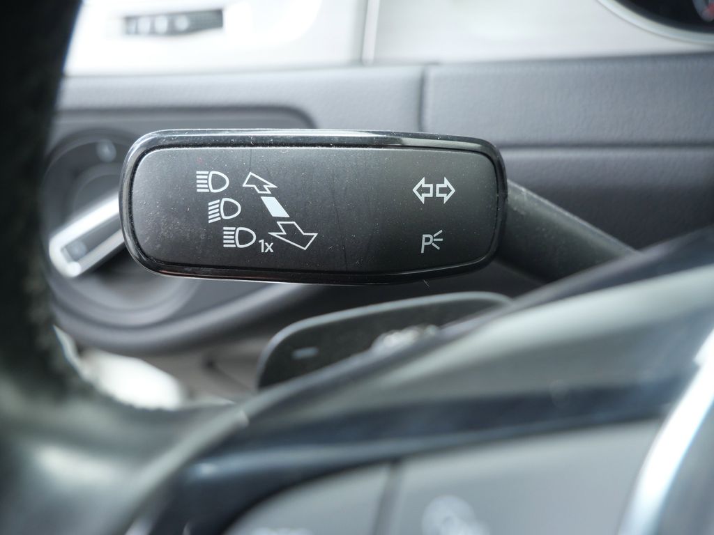 Thumbnail: 2017 Volkswagen Golf - 22