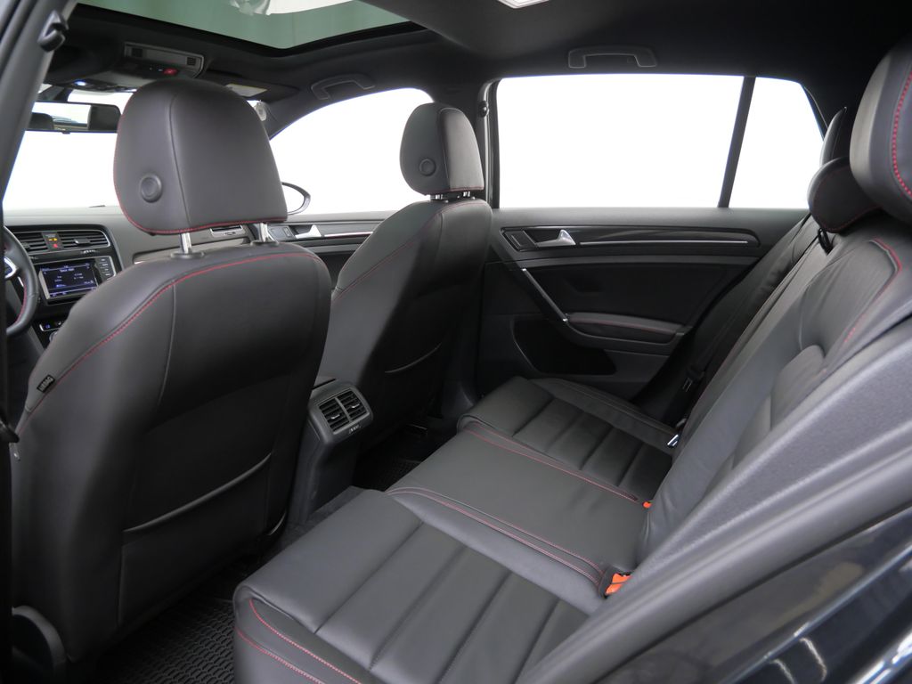 Thumbnail: 2015 Volkswagen Golf - 8