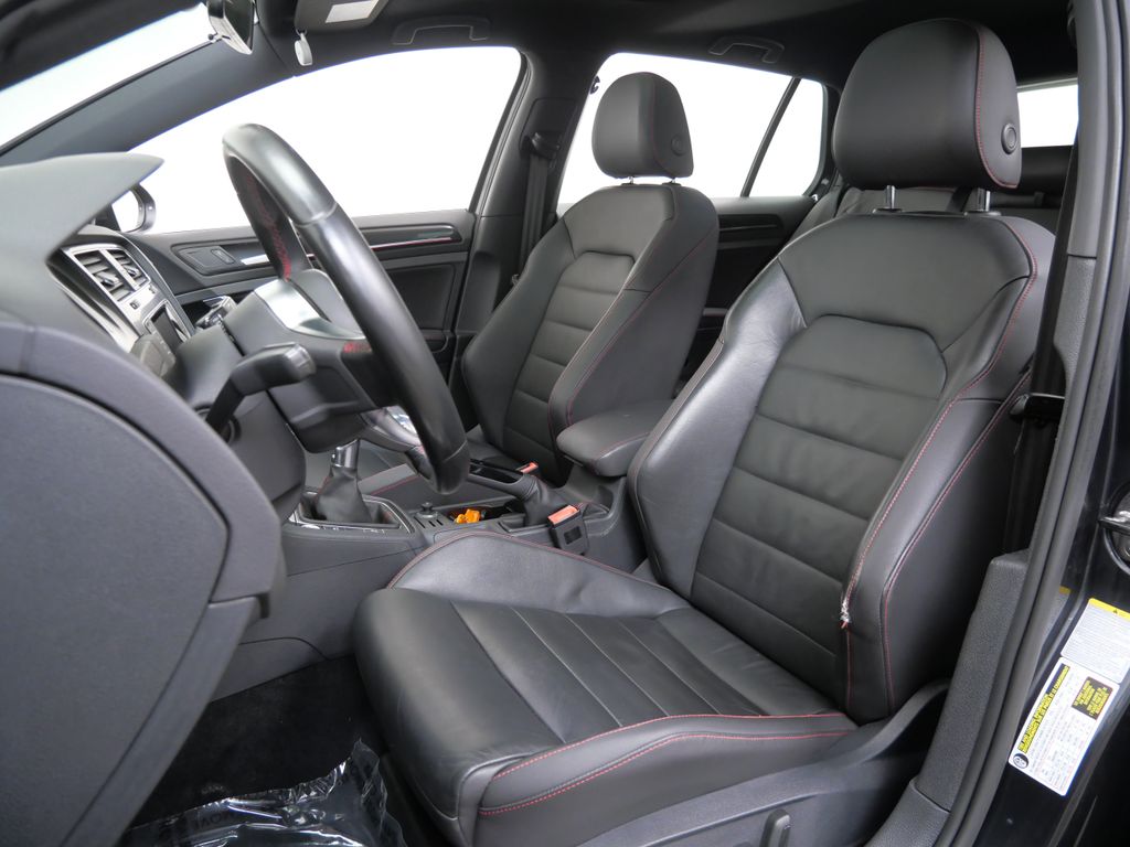 Thumbnail: 2015 Volkswagen Golf - 7