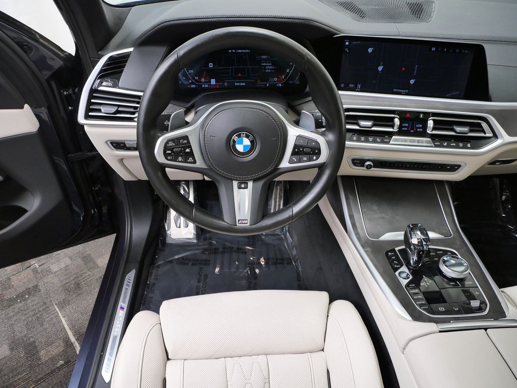 Thumbnail: 2022 BMW X7 - 7