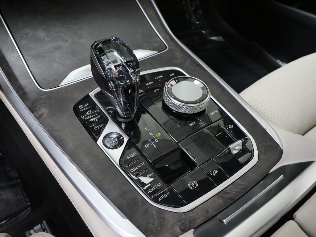 Thumbnail: 2022 BMW X7 - 11