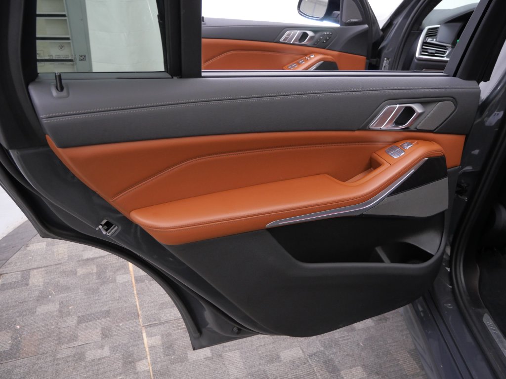 Thumbnail: 2021 BMW X7 - 18