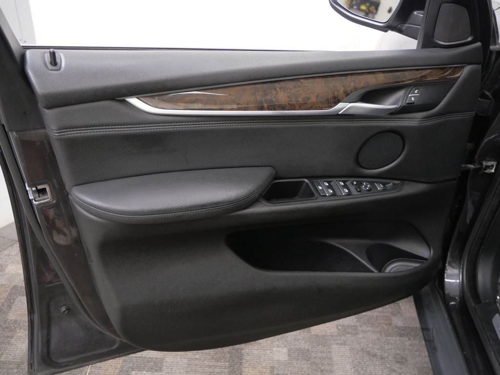 Thumbnail: 2016 BMW X5 - 15