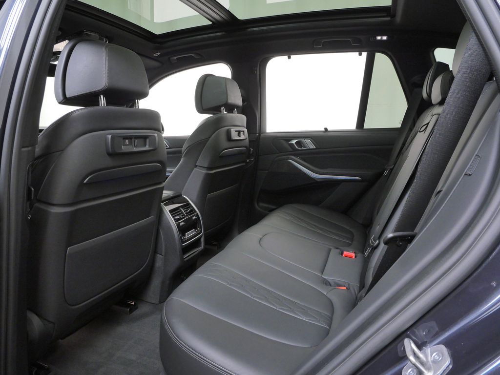 Thumbnail: 2021 BMW X5 - 10