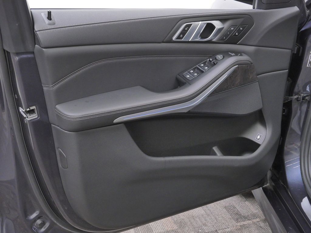 Thumbnail: 2021 BMW X5 - 16