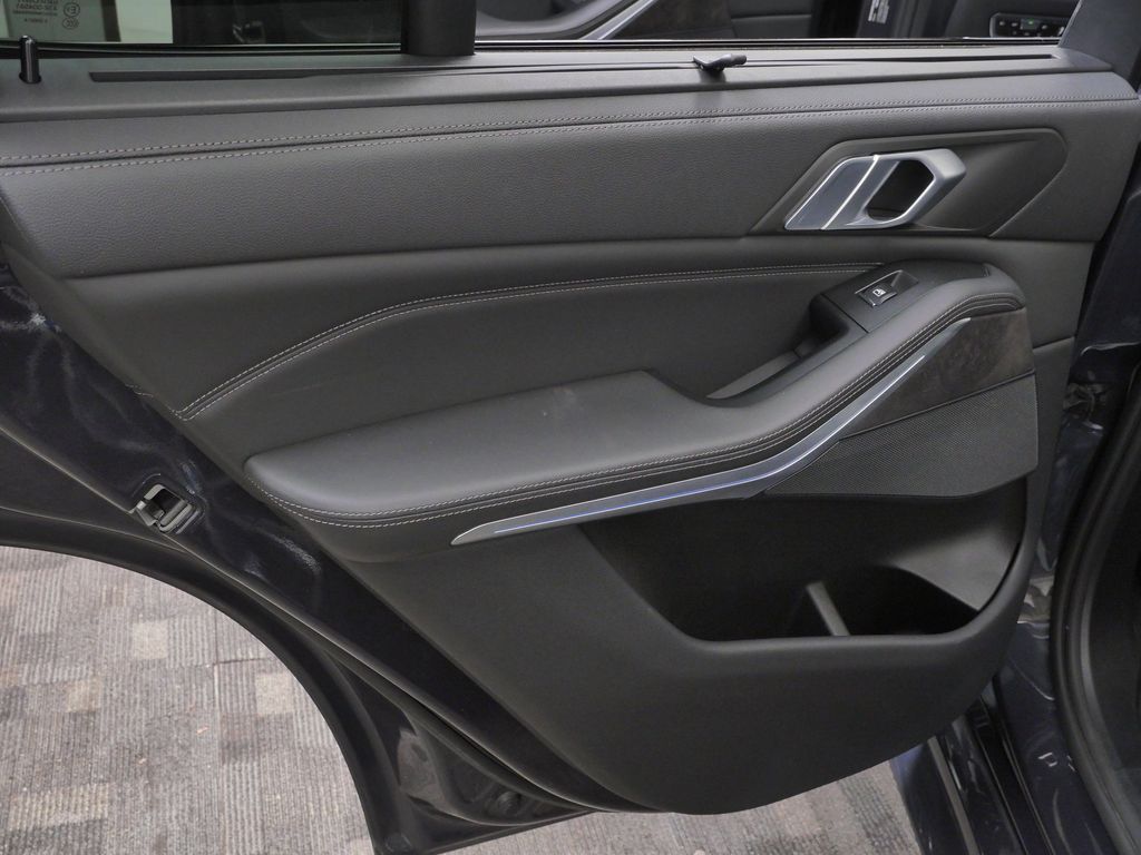 Thumbnail: 2021 BMW X5 - 18