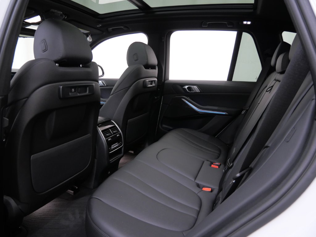 Thumbnail: 2022 BMW X5 - 9