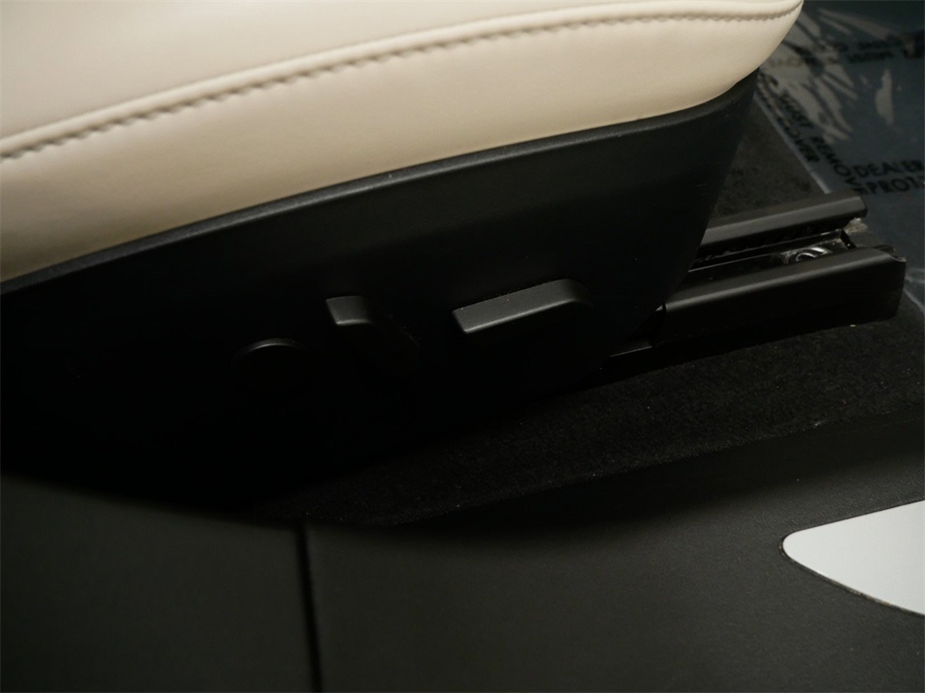 Thumbnail: 2020 Tesla Model S - 28