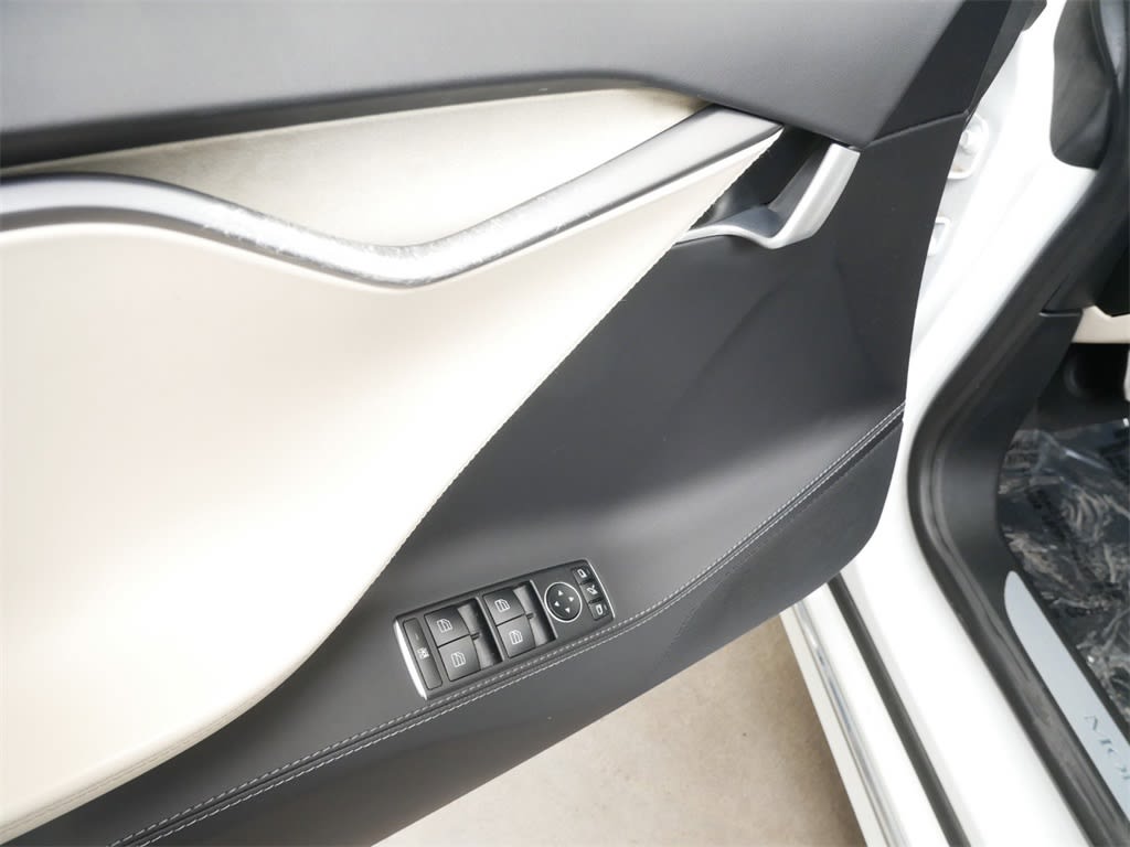 Thumbnail: 2020 Tesla Model S - 18