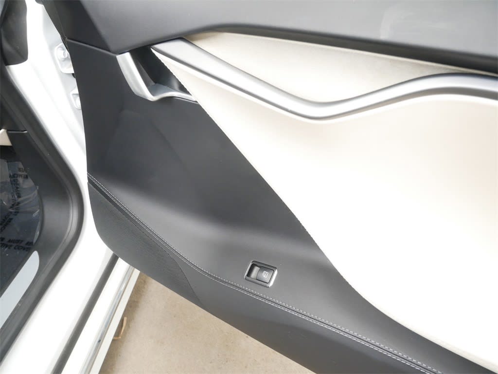 Thumbnail: 2020 Tesla Model S - 27