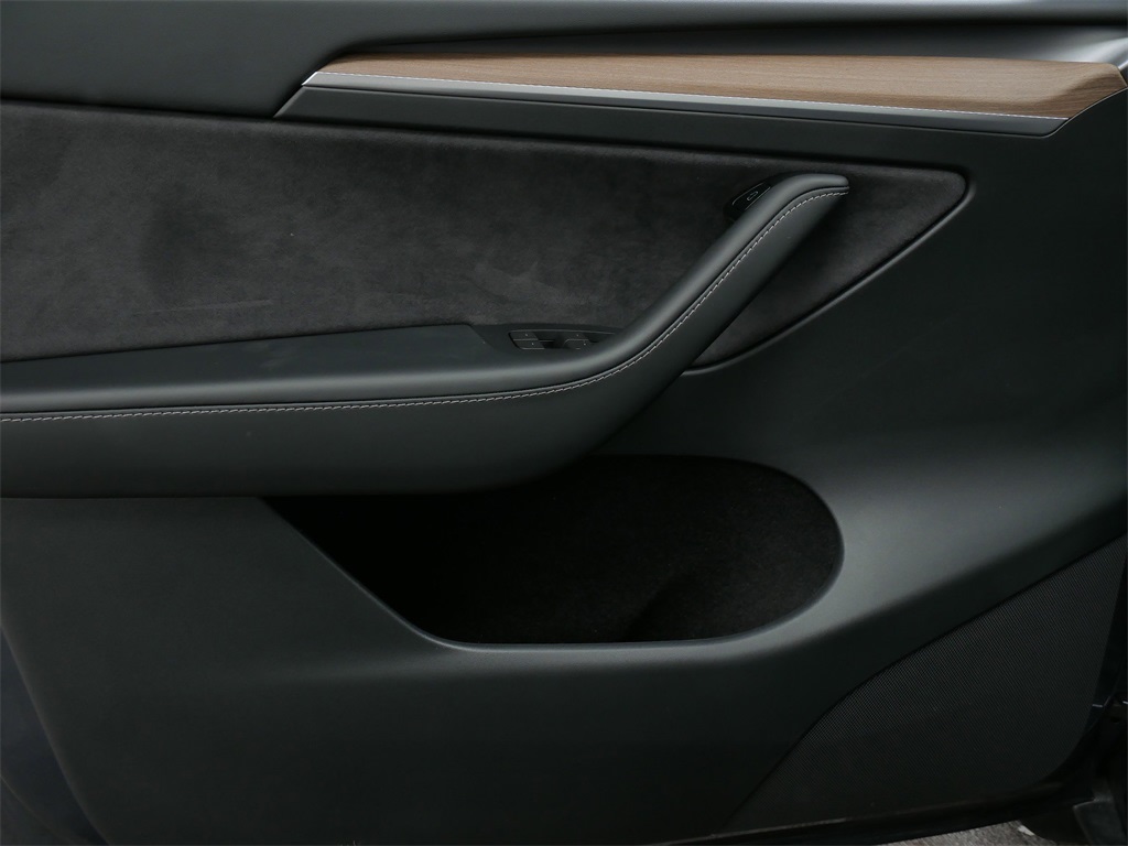 Thumbnail: 2023 Tesla Model Y - 19