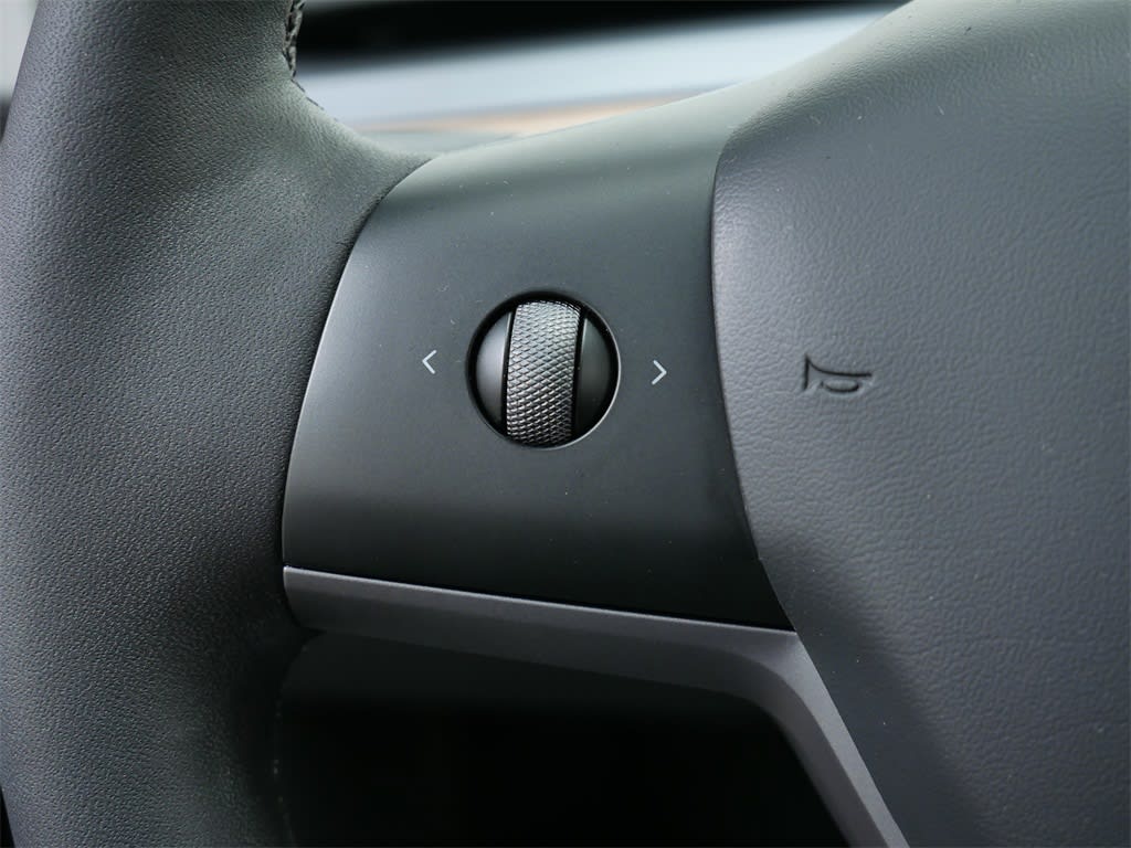 Thumbnail: 2023 Tesla Model Y - 25