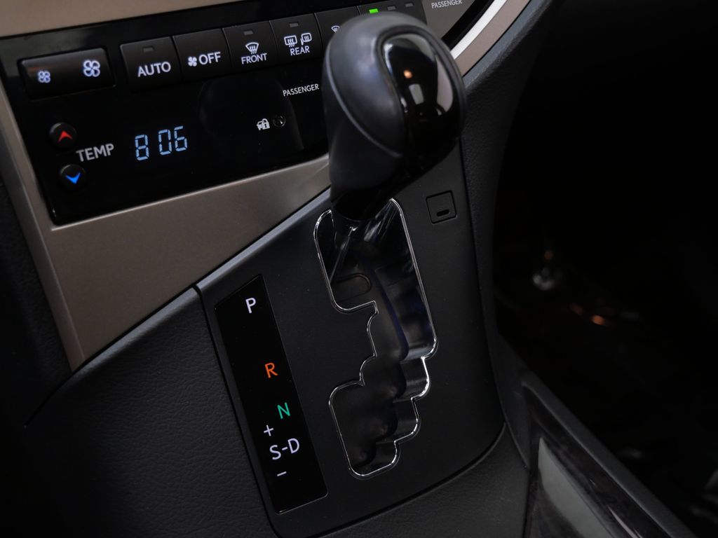Thumbnail: 2015 Lexus RX - 10