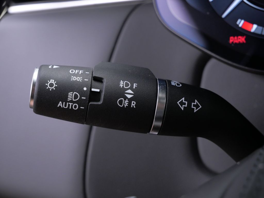 Thumbnail: 2025 Land Rover Range Rover Sport - 11