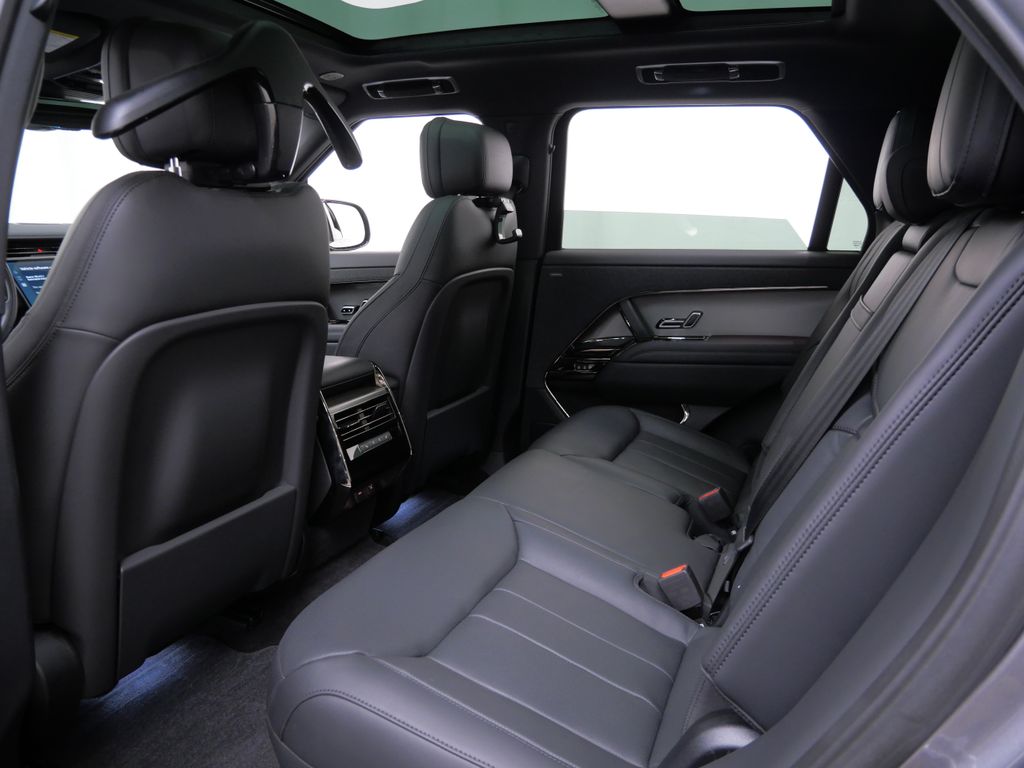 Thumbnail: 2025 Land Rover Range Rover Sport - 8