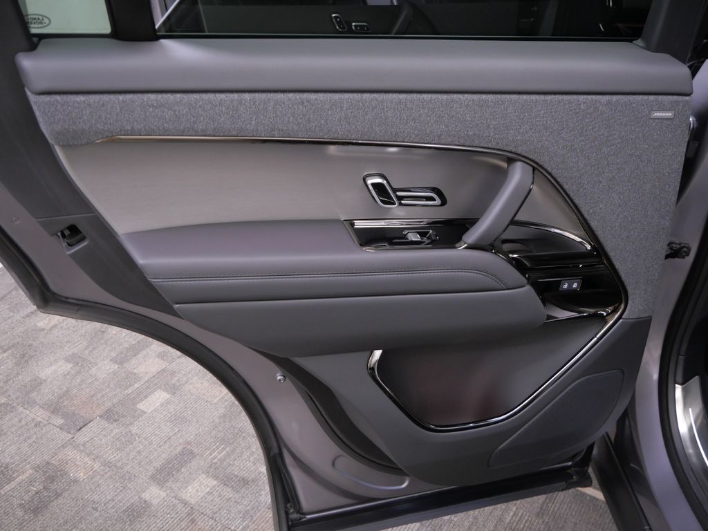 Thumbnail: 2025 Land Rover Range Rover Sport - 18
